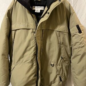 Columbia Tan Puffer Jacket with High Collar and Weather-Resistant Fabric